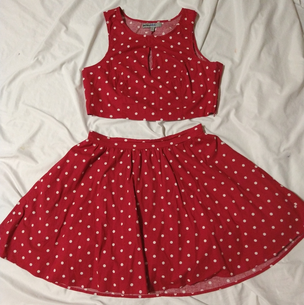 Set crop top and mini skirt.